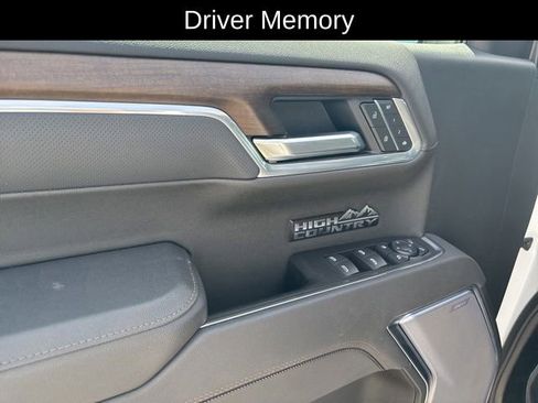Certified 2025 Chevrolet Silverado 1500 High Country w/ High Country Premium Package AWD/4WD image 14