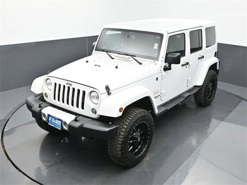 Used 2014 Jeep Wrangler Unlimited Sahara w/ Connectivity Group image 20