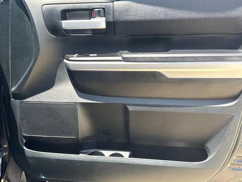 Used 2017 Toyota Tundra SR5 RWD image 18