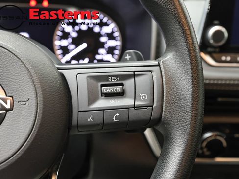 Used 2023 Nissan Rogue S AWD/4WD image 16