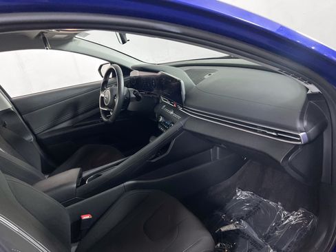 Used 2023 Hyundai Elantra SEL w/ Convenience Package FWD image 28