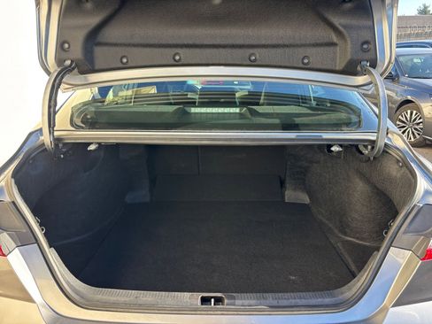 Used 2025 Toyota Camry SE image 33