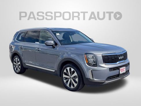 Used 2022 Kia Telluride EX w/ EX Premium Package FWD image 12