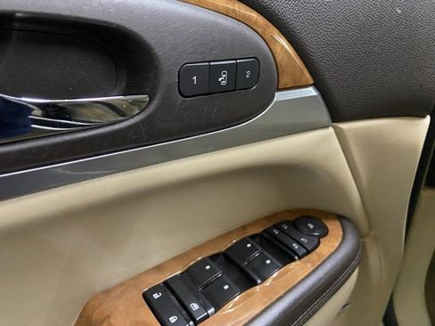 Used 2009 Buick Enclave CXL w/ Entertainment Package #2 image 41