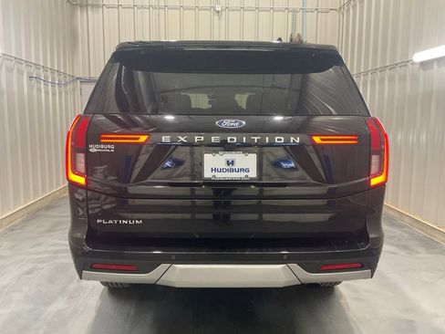 Used 2025 Ford Expedition Platinum w/ Platinum Ultimate Package AWD/4WD image 26