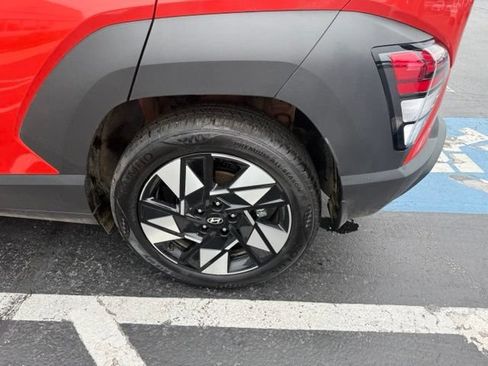 Used 2025 Hyundai Kona SEL FWD image 5