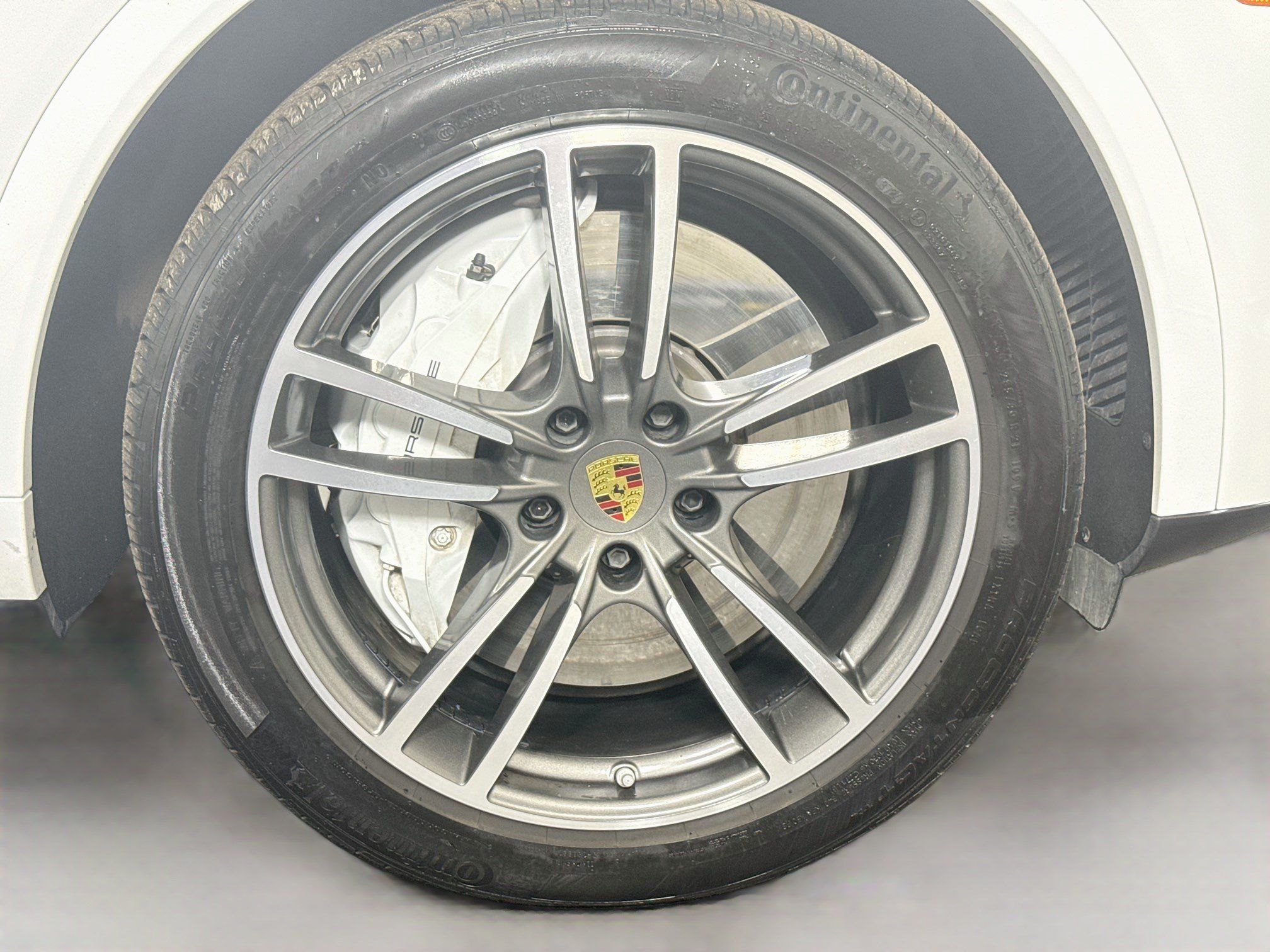 Used 2023 Porsche Cayenne Turbo w/ Assistance Package AWD/4WD image 31