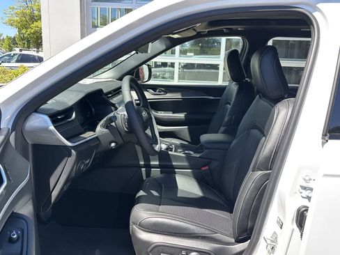 New 2026 Jeep Grand Cherokee Limited AWD/4WD image 12