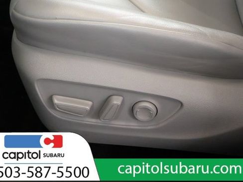 Used 2022 Toyota Highlander XLE AWD/4WD image 14