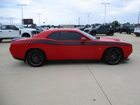 Used 2021 Dodge Challenger R/T Scat Pack RWD image 8