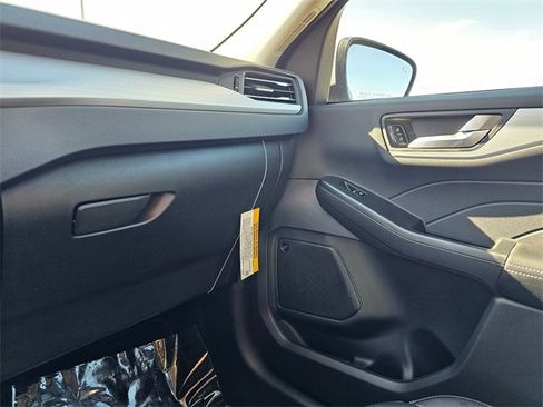 New 2025 Ford Escape SE w/ PHEV Premium Package image 25