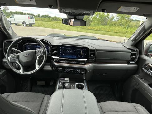 Used 2024 Chevrolet Silverado 1500 LT Trail Boss w/ Protection Package AWD/4WD image 15