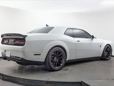 Used 2018 Dodge Challenger SRT Hellcat RWD image 8