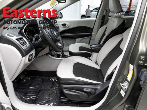 Used 2021 Jeep Compass Latitude AWD/4WD image 14