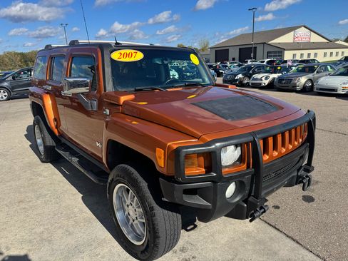 Used 2007 HUMMER H3 Adventure image 3
