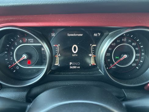 Certified 2021 Jeep Wrangler Unlimited Rubicon w/ Xtreme Recon 35" Tire Package image 25