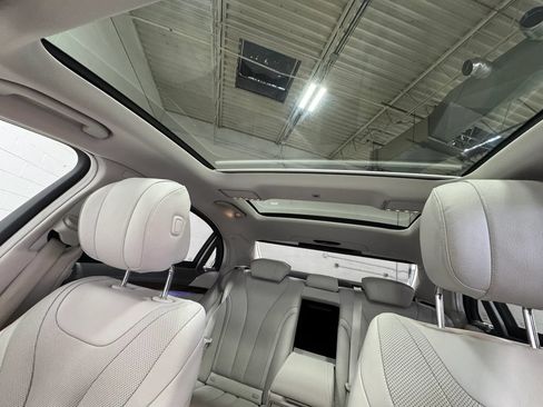 Used 2016 Mercedes-Benz S 550 4MATIC Sedan image 32