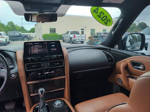 Certified 2024 INFINITI QX80 Sensory AWD/4WD image 10