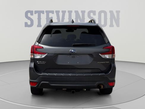Used 2020 Subaru Forester Premium AWD/4WD image 4