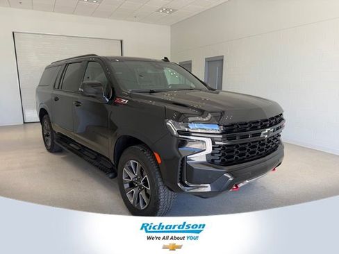 Certified 2023 Chevrolet Suburban Z71 w/ Luxury Package AWD/4WD image 1