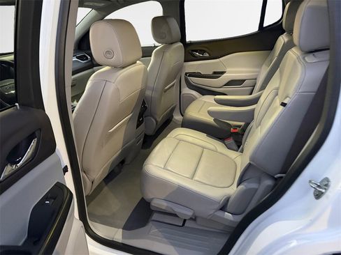 Certified 2023 GMC Acadia SLT image 24