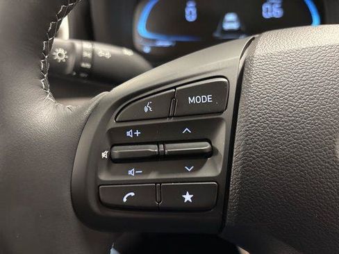 Used 2026 Hyundai Venue SEL FWD image 12