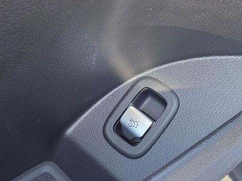 Used 2026 Mercedes-Benz GLC 300 4MATIC image 82
