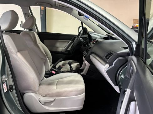 Used 2014 Subaru Forester 2.5i AWD/4WD image 13