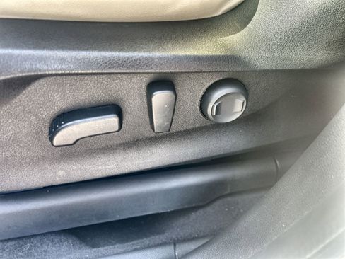 Certified 2022 Subaru Ascent Limited w/ Technology Package image 16