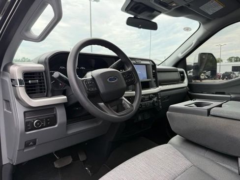 Used 2025 Ford F250 XLT AWD/4WD image 7