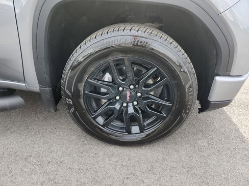 Used 2025 GMC Sierra 1500 Elevation image 14