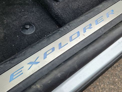 Used 2025 Ford Explorer Platinum w/ LUX Leather Package image 34