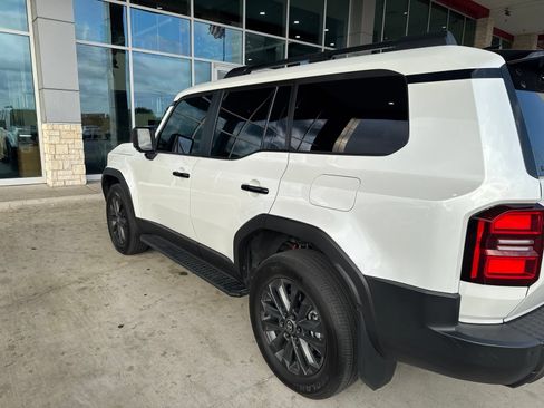 Used 2027 Toyota Land Cruiser AWD/4WD image 17