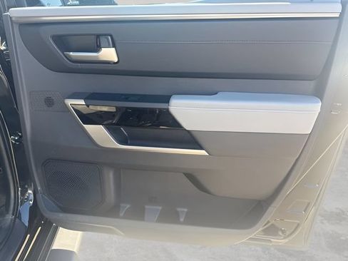 Used 2024 Toyota Tundra Limited AWD/4WD image 31
