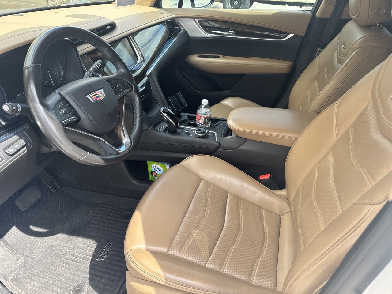 Used 2021 Cadillac XT6 Premium Luxury w/ Platinum Package AWD/4WD image 4