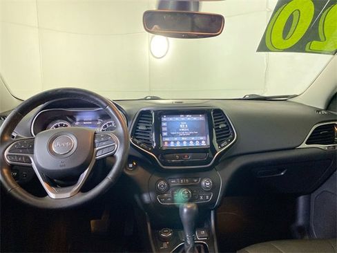 Used 2020 Jeep Cherokee Limited image 10