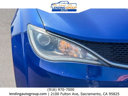 Used 2019 Chrysler Pacifica Touring Plus FWD image 7