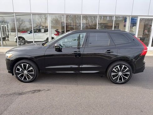 Certified 2025 Volvo XC60 B5 Plus image 2