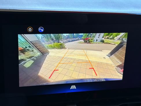 Used 2025 Chevrolet Equinox LT FWD image 20