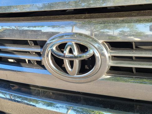 Used 2016 Toyota Tundra SR5 w/ SR5 Upgrade Package image 9