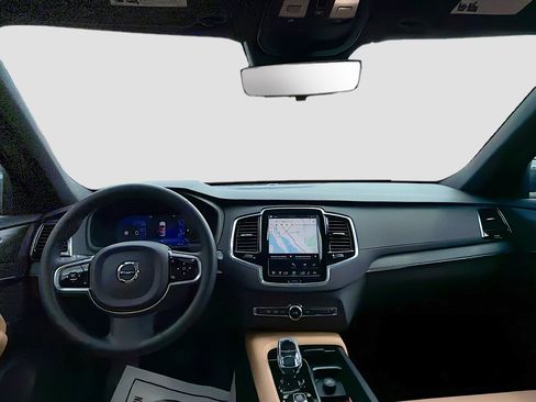 Used 2025 Volvo XC90 B6 Ultra w/ Protection Package Premier image 17