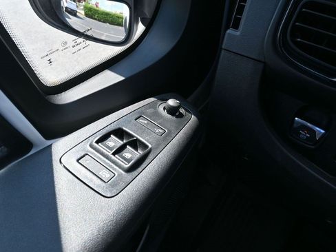 Used 2026 RAM ProMaster 2500 w/ Convenience Group FWD image 22