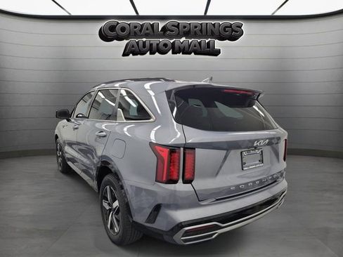 Certified 2022 Kia Sorento S FWD image 4