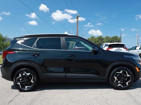 Used 2024 Kia Seltos EX FWD image 6
