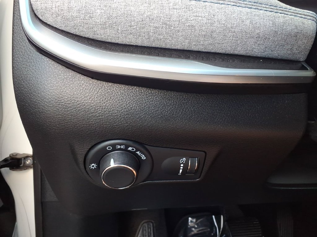 Used 2024 Jeep Compass Sport AWD/4WD image 13