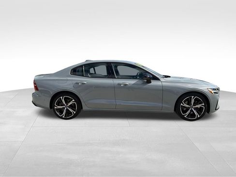 Used 2024 Volvo S60 B5 Plus FWD image 8