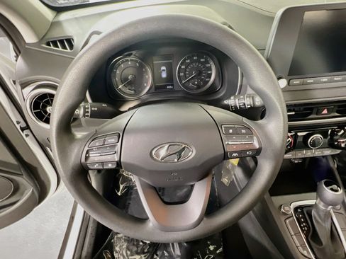 Used 2023 Hyundai Kona SE AWD/4WD image 11