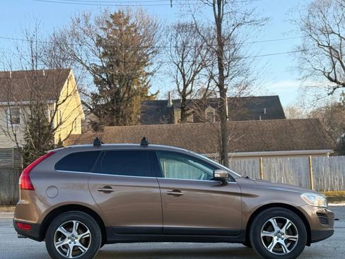 Used 2011 Volvo XC60 T6 image 11