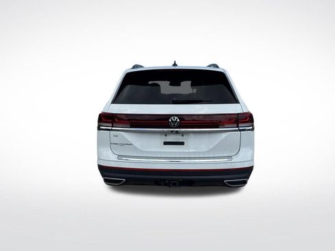 Used 2024 Volkswagen Atlas SE w/ Panoramic Sunroof Package FWD image 7