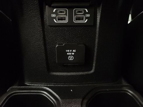 Used 2021 Jeep Gladiator Rubicon w/ Cold Weather Group image 32